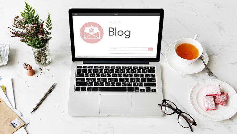 Online Message Blog Chat